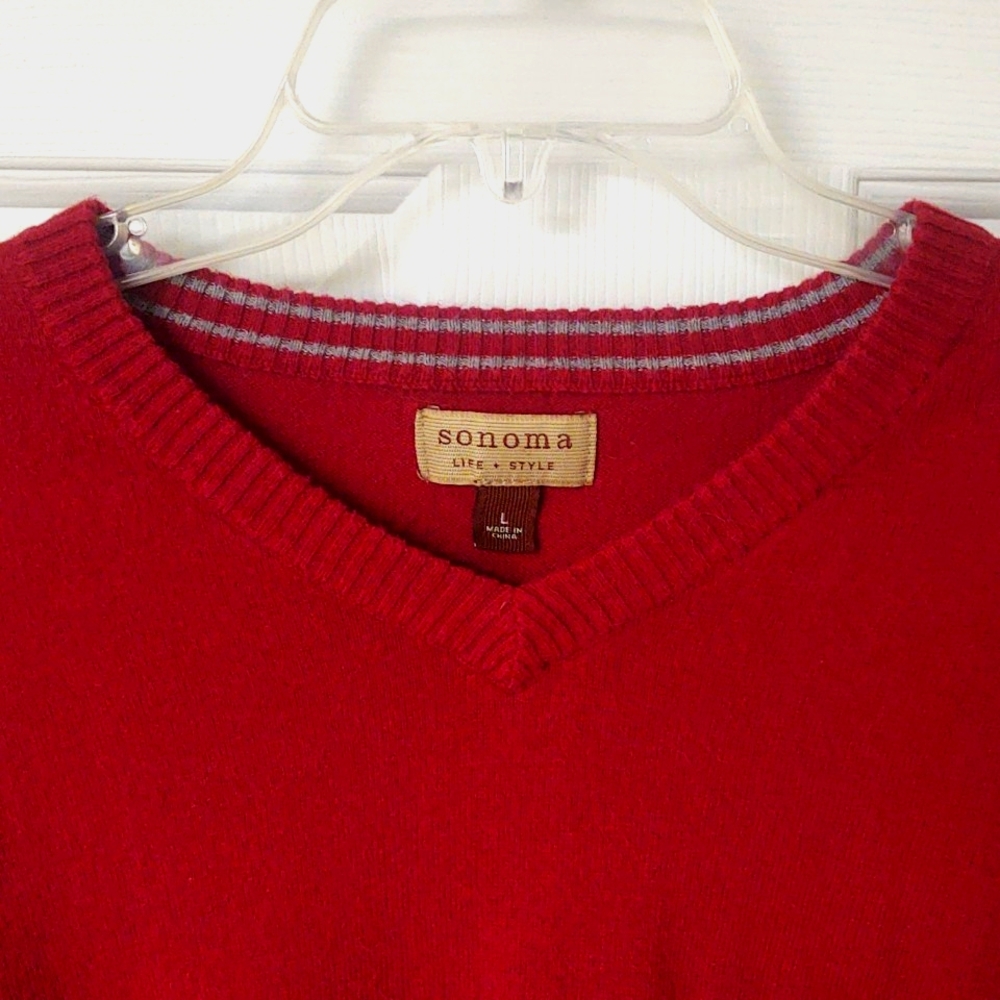 Sonoma Red V-Neck Sweater with Long Sleeves and Ribbed Detailing